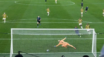 تعادل الكلاسيكو.. نتيجة مباراة الهلال والاتحاد تمنح النصر صدارة الدوري السعودي للمحترفين